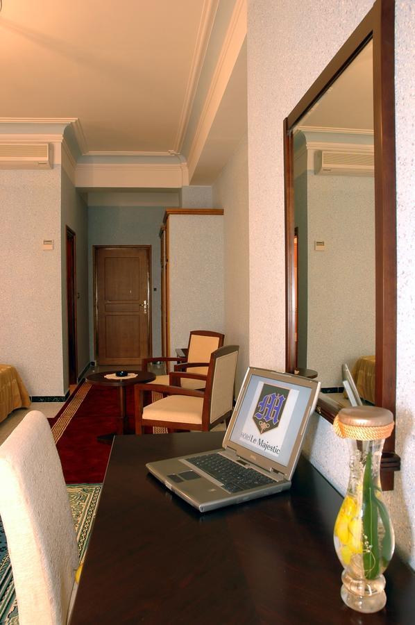 Hotel Le Majestic 안나바 외부 사진